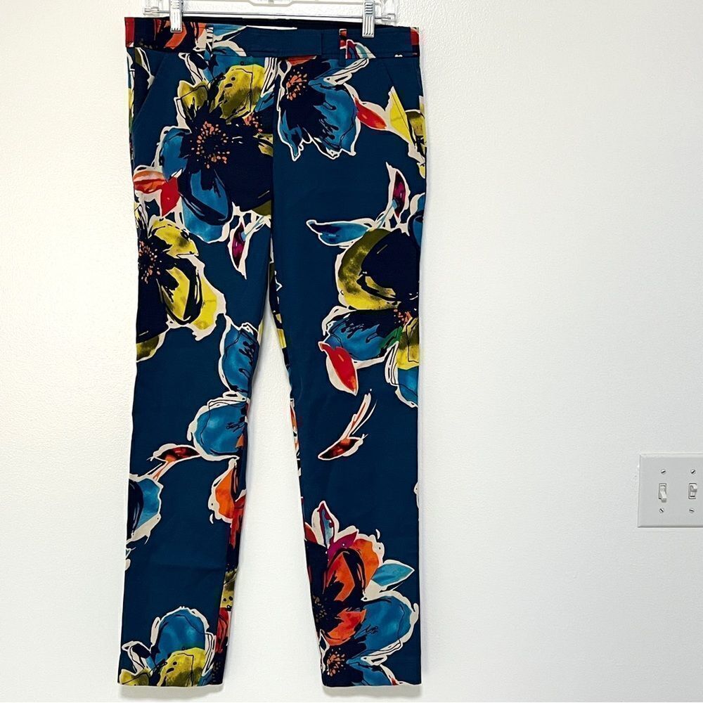 Trina Turk Aubree Midnight Floral Slim Ankle Pant 8 Crop - Picture 3 of 12